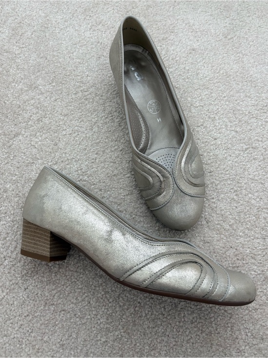 Ara Shoes - Ara Silver Leather Comfort Low Heels